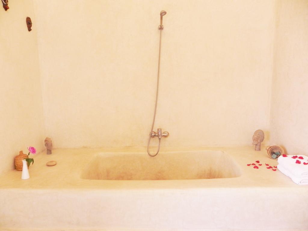 Riad Chez L'Africain Marrakesh Ruang foto